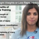 Light weight and high reps or heavy weight and low reps to make muscle? (video)