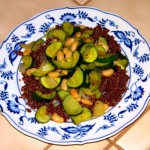 Simple plant-based dinner solution: Quinoa, zucchini & cannellini beans